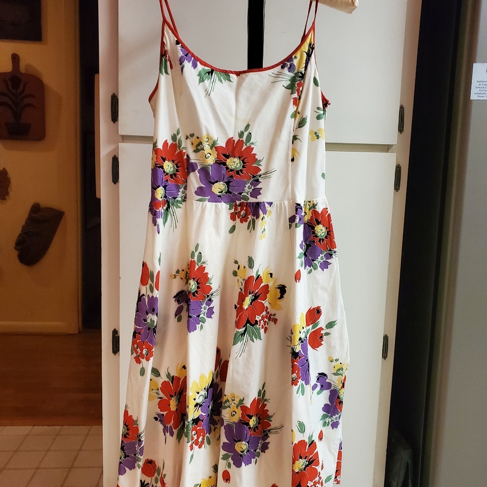 Floral sundress with pleated skirt and drawstring waistband